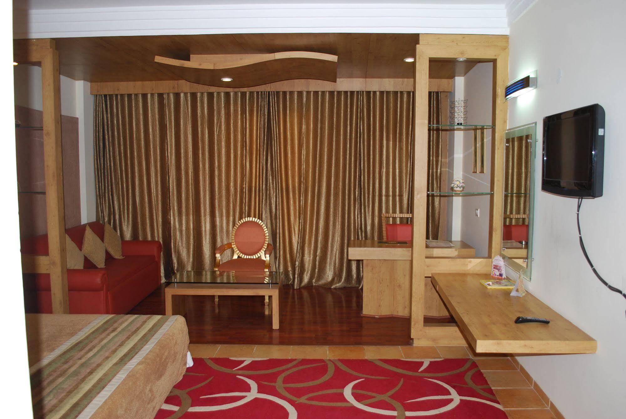 K C Residency Katra Katra (Jammu and Kashmir) Eksteriør billede